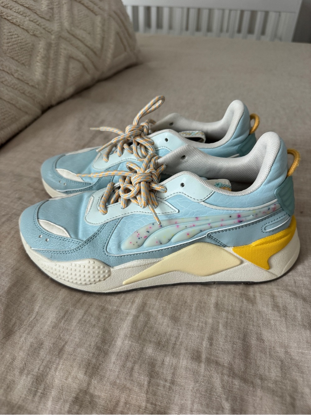New Balance Women’s Light Blue & Yellow Low-Top Sneakers Size 9.5